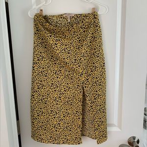 BCBG skirt (with slit) - Size 6